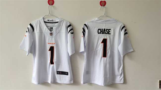 Womens Cincinnati Bengals #1 JaMarr Chase White Vapor Stitched Jersey